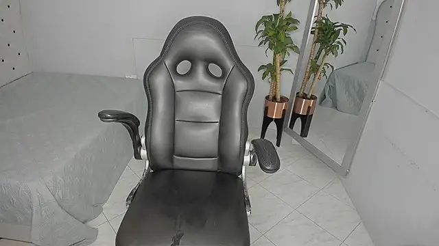 Alix 18  online show from 09.25.25