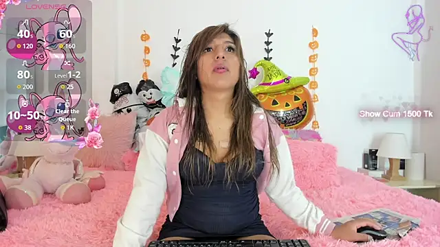 Ariana-Fernandez online show from 10.23.25