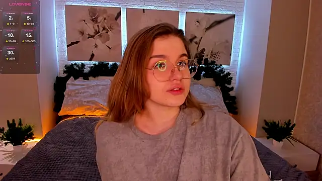 Snapshot of SophieMurrr chatting on 12.02.25 SophieMurrr online show from 12.02.25