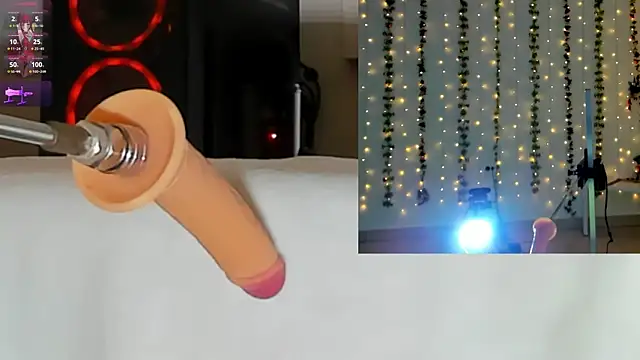 Snapshot of Kitty__Rose__ chatting on 10.28.25 Kitty Rose online show from 10.28.25