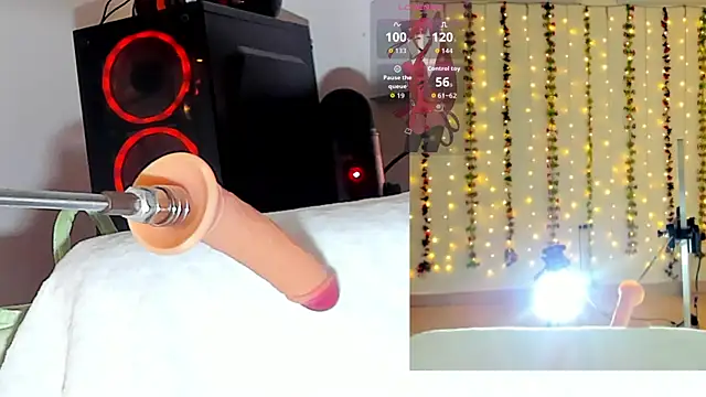 Snapshot of Kitty__Rose__ chatting on 11.24.25 Kitty Rose online show from 11.24.25