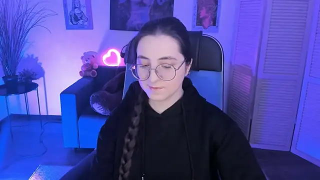 VirtuallVoyant online show from 12.23.25