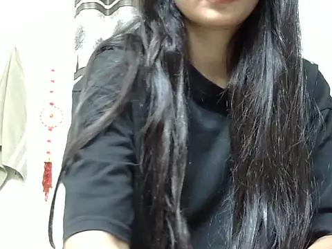 Snapshot of SURBHI_08 chatting on 11.04.25 SURBHI 08 online show from 11.04.25