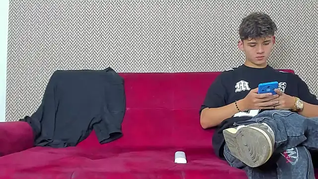 Snapshot of willy_sexxx18 chatting on 02.25.26 willy sexxx18 online show from 02.25.26