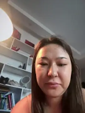 Snapshot of thedaynahoney chatting on 06.05.26 thedaynahoney online show from 06.05.26