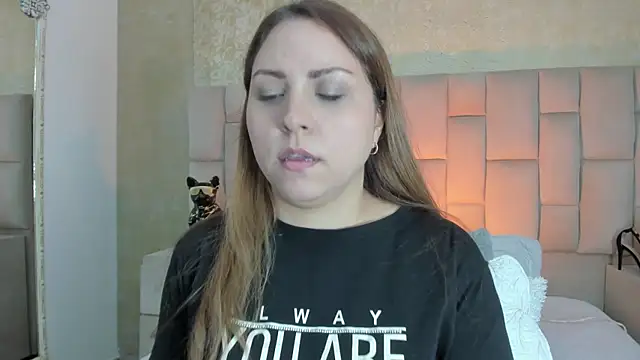 cloesummerr  online show from 10.31.25