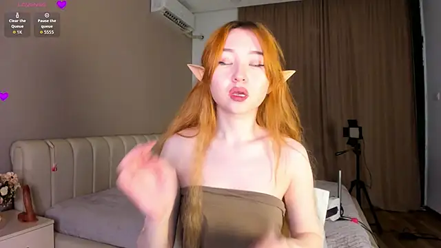 Clarity Yumi online show from 10.31.25