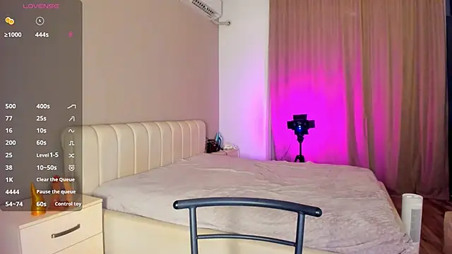 Clarity Yumi online show from 11.19.25