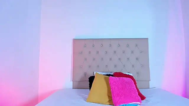 Zafiro  Brown online show from 11.02.25