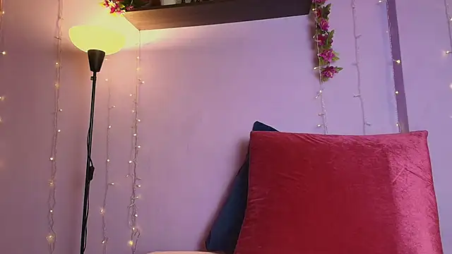 Snapshot of Dafne_Mel chatting on 10.21.25 Dafne Mel online show from 10.21.25