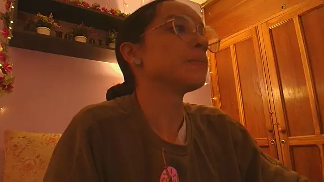 Snapshot of Dafne_Mel chatting on 11.05.25 Dafne Mel online show from 11.05.25