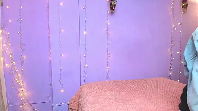 Snapshot of Dafne_Mel chatting on 11.13.25 Dafne Mel online show from 11.13.25