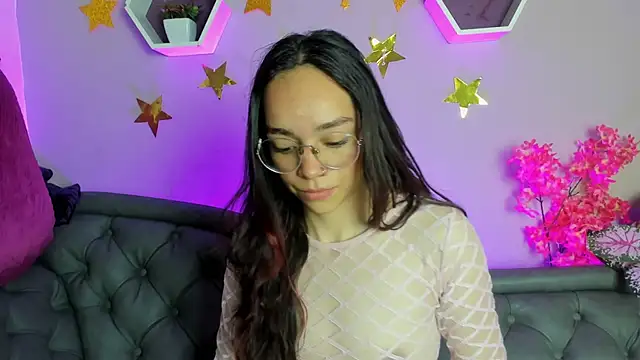 Snapshot of Dafne_Mel chatting on 11.27.25 Dafne Mel online show from 11.27.25