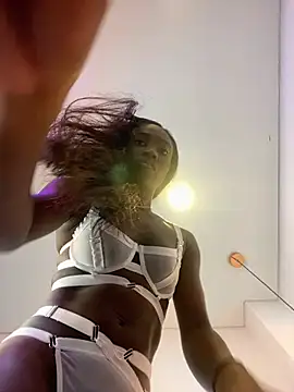 Skylar Smith  online show from 03.31.26