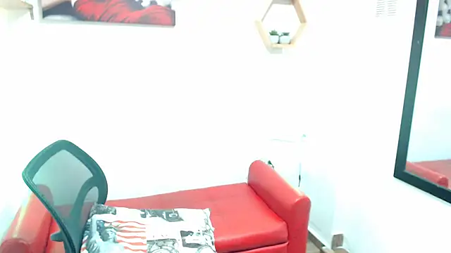 Snapshot of DIVAX_MONSERRAT chatting on 06.24.26 DIVAX MONSERRAT online show from 06.24.26