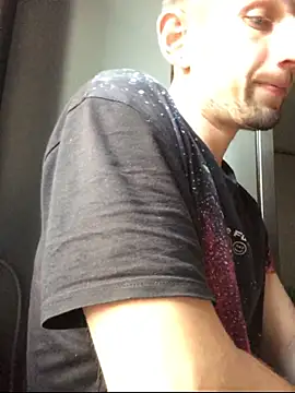 Snapshot of Alexilon chatting on 11.14.25 Alexilon online show from 11.14.25