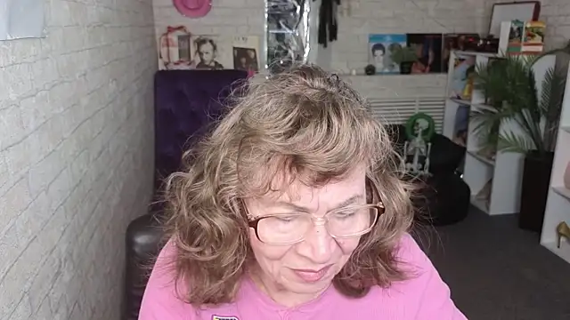 Betty Brick online show from 04.16.26