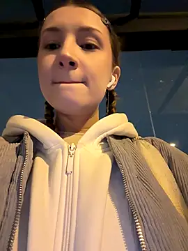 Snapshot of katexxxx chatting on 11.05.25 katexxxx online show from 11.05.25