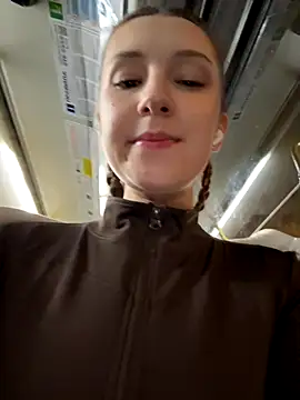 Snapshot of katexxxx chatting on 11.21.25 katexxxx online show from 11.21.25