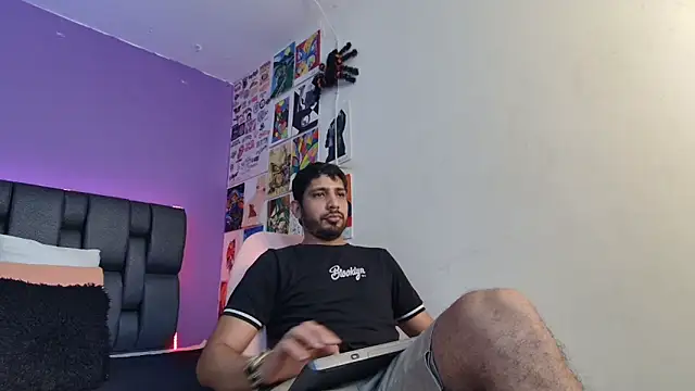 ashtoncooperr online show from 11.04.25