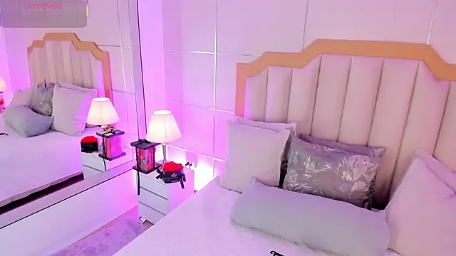 Snapshot of MaddieParker chatting on 02.14.26 MaddieParker online show from 02.14.26