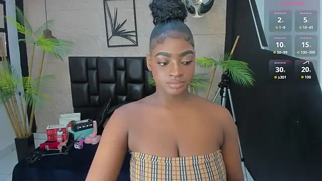 Snapshot of alana_bonny chatting on 09.09.25 alana bonny online show from 09.09.25