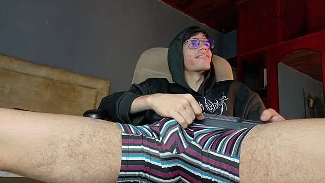 Snapshot of david_huge chatting on 02.02.26 david huge online show from 02.02.26