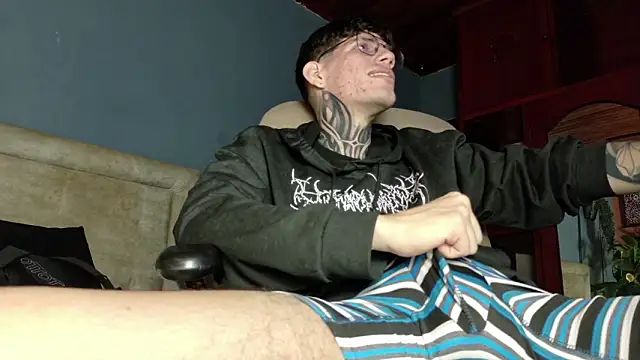 Snapshot of david_huge chatting on 02.23.26 david huge online show from 02.23.26