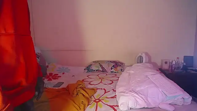 Snapshot of pink_7777 chatting on 10.24.25 pink 7777 online show from 10.24.25