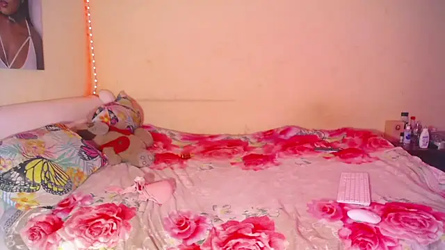 Snapshot of pink_7777 chatting on 11.06.25 pink 7777 online show from 11.06.25