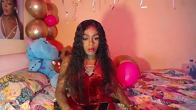 Snapshot of pink_7777 chatting on 11.17.25 pink 7777 online show from 11.17.25