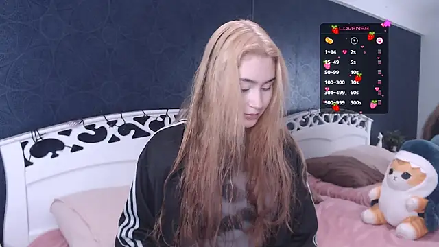 Lili Luuu online show from 10.18.25