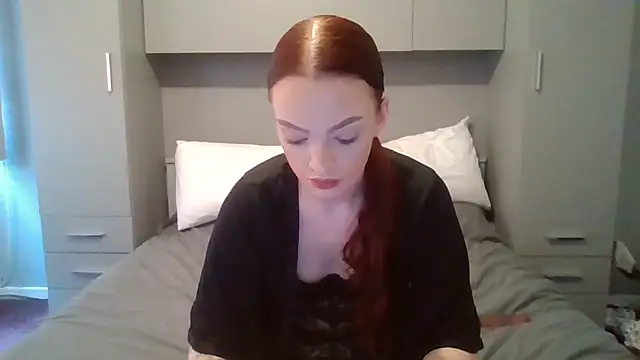 Snapshot of Filthy-British-Skylar chatting on 09.12.25 Filthy-British-Skylar online show from 09.12.25