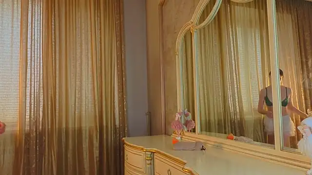 EadlinGillim online show from 11.08.25