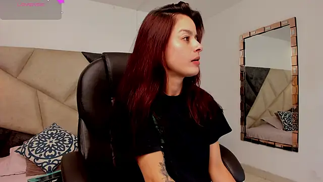 Snapshot of valerieMattson chatting on 11.20.25 valerieMattson online show from 11.20.25