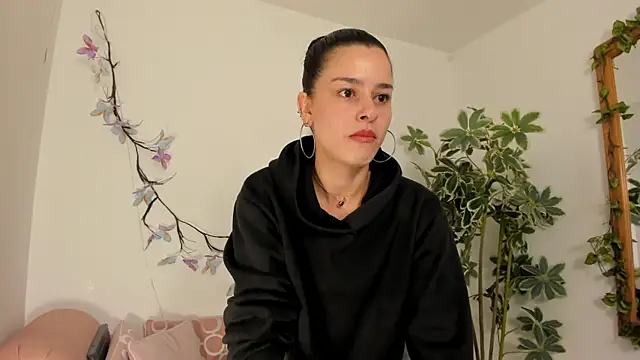 Snapshot of valerieMattson chatting on 11.27.25 valerieMattson online show from 11.27.25