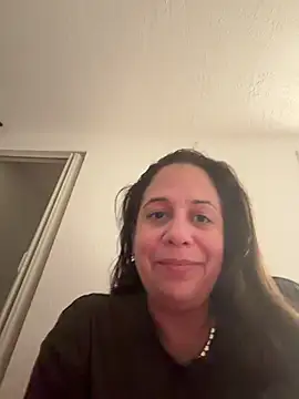 PrettyKittyMia online show from 04.16.26