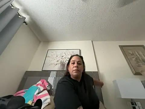 PrettyKittyMia online show from 04.19.26