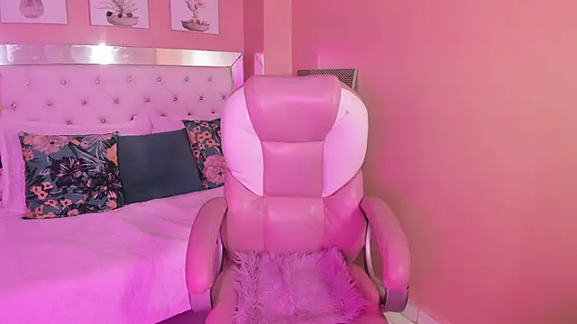 Emilybeltons online show from 02.18.26