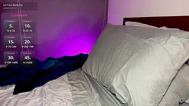 tomboi xcx online show from 02.19.26