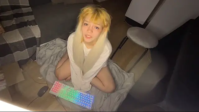 nikoli naw online show from 04.12.26