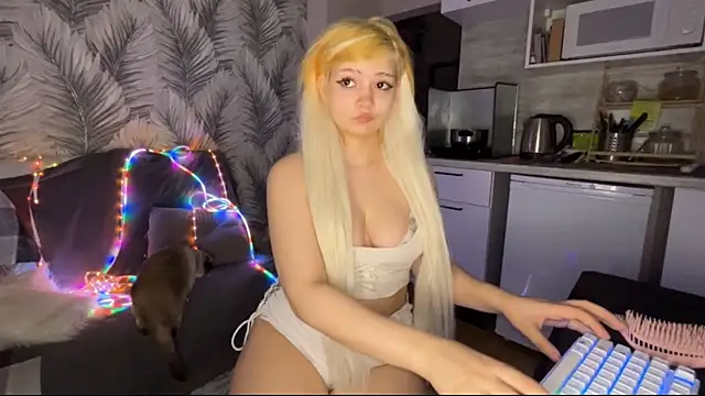 nikoli naw online show from 04.16.26