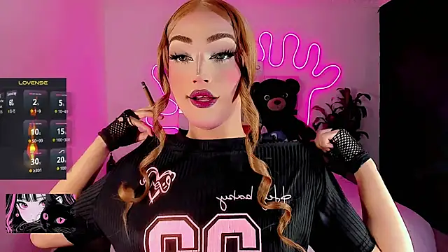 Snapshot of Abbygilx chatting on 11.18.25 Abbygilx online show from 11.18.25