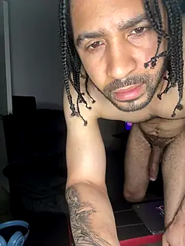 Snapshot of KingKevo27 chatting on 10.04.25 KingKevo27 online show from 10.04.25