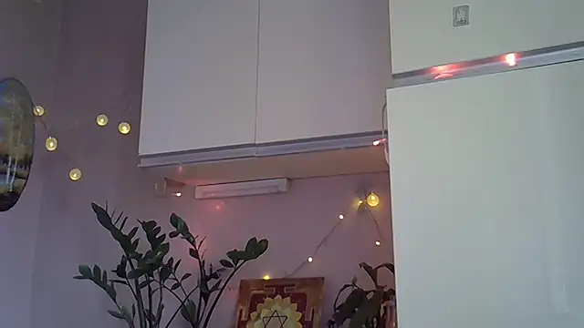 Krystal 82 online show from 10.22.25