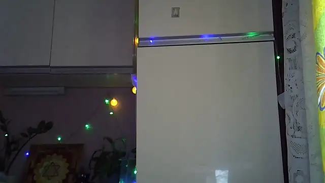 Krystal 82 online show from 10.30.25