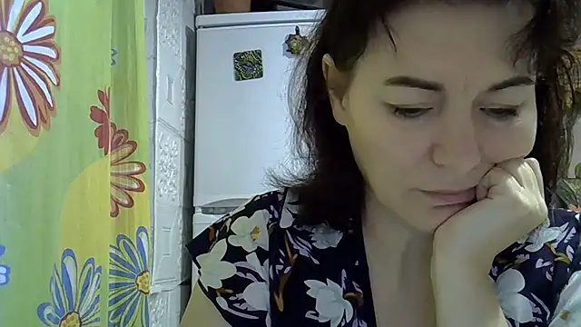 Krystal 82 online show from 11.20.25