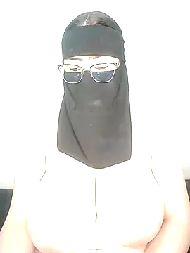 Snapshot of Arabic-loka chatting on 10.17.25 Arabic-loka online show from 10.17.25