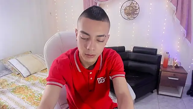 Dereck Boy8 online show from 10.06.25