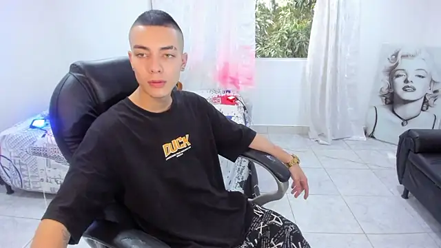 Dereck Boy8 online show from 10.13.25